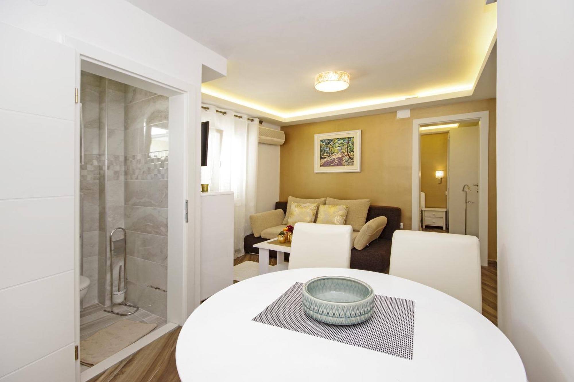Apartments by the sea Baska Voda, Makarska - 17570 Rum bild