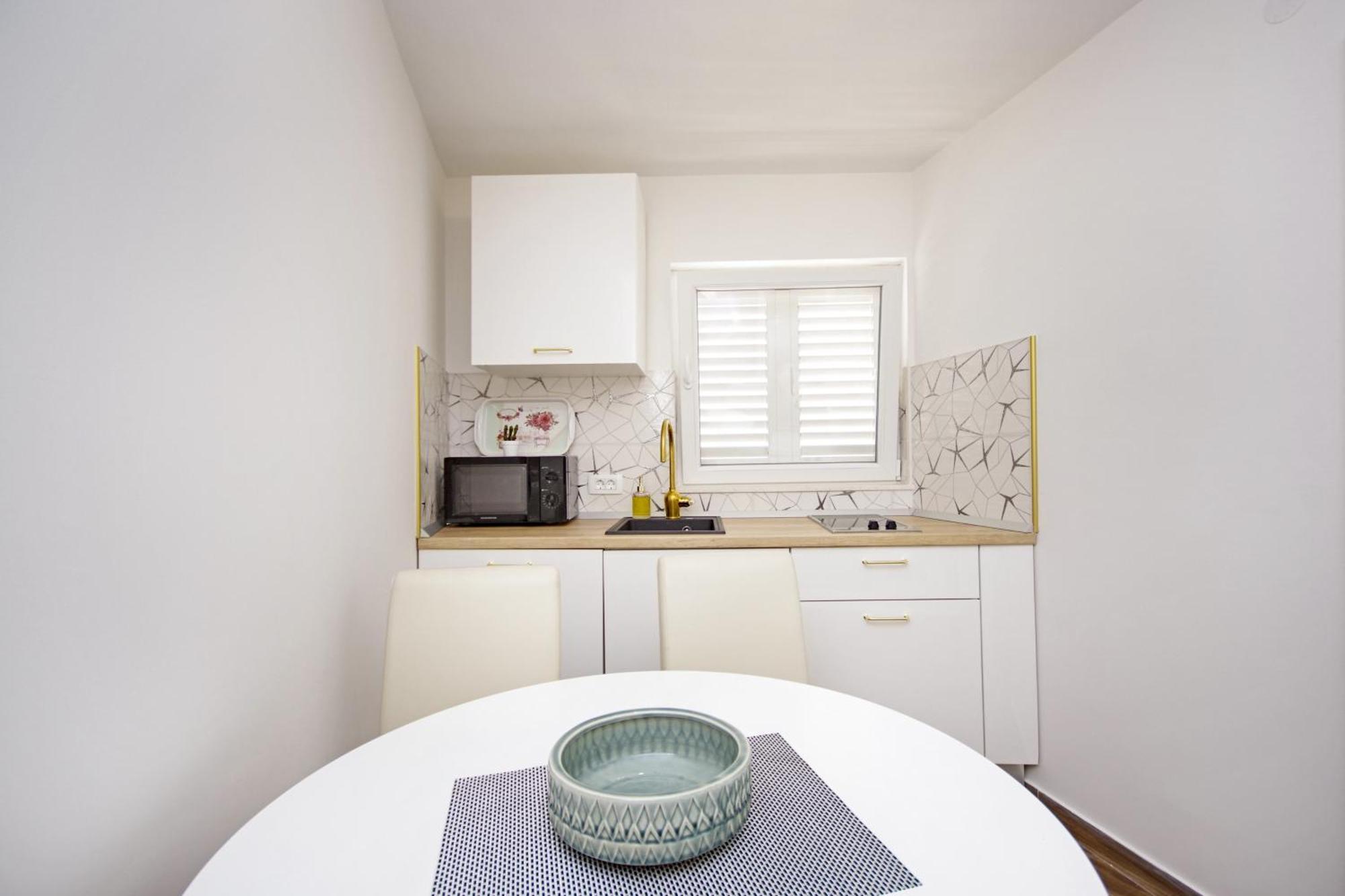 Apartments by the sea Baska Voda, Makarska - 17570 Rum bild
